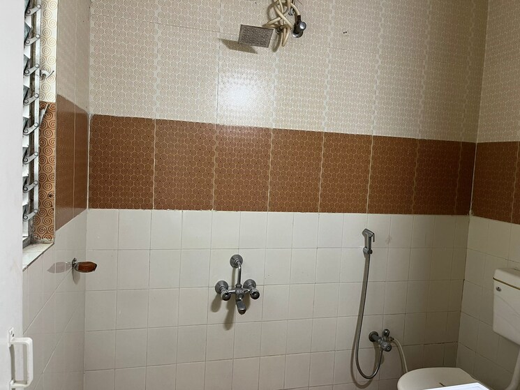 Bathroom, raviraj-tushar-garden 3 Bedroom 3589 Sq.Ft. Apartment In Pimple Saudagar Pune 9121017