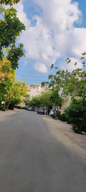 3 BHK Villa – Garden View at Paramount Golfforeste, Zeta I Greater Noida - for Sale