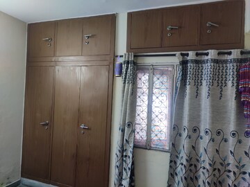 Furnished Amenities in 2.5 BHK Apartment at Mayur Vihar Phase 1 Extension – for Sale