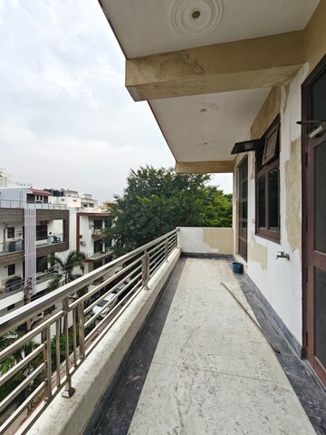 Balcony in 2.5 BHK Builder Floor at AS Tower, Sector 45 – for Rent