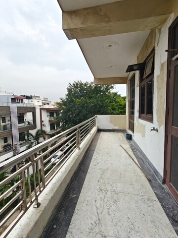 Balcony in 2.5 BHK Builder Floor at AS Tower, Sector 45 – for Rent