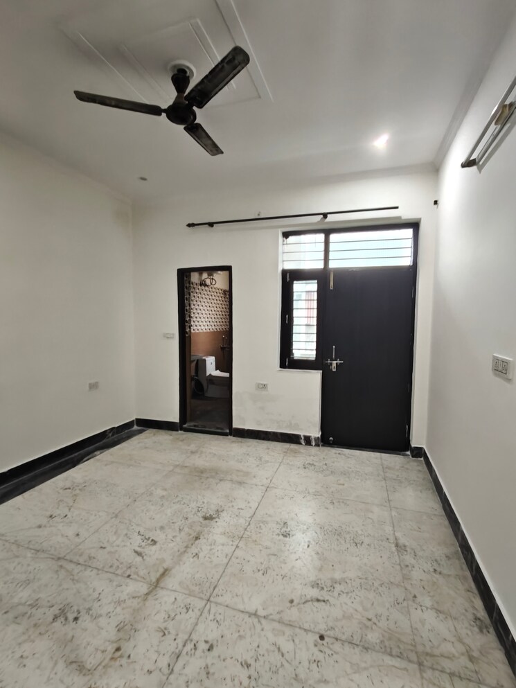 Room, as-tower 2.5 Bedroom 163 Sq.Yd. Builder Floor In Sector 45 Gurgaon 9121037