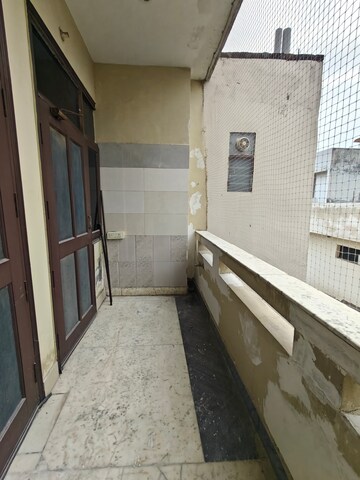 Balcony in 2.5 BHK Builder Floor at AS Tower, Sector 45 – for Rent
