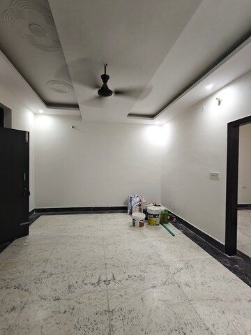 Room in 2.5 BHK Builder Floor at Uday Arden 45, Sector 45 – for Rent