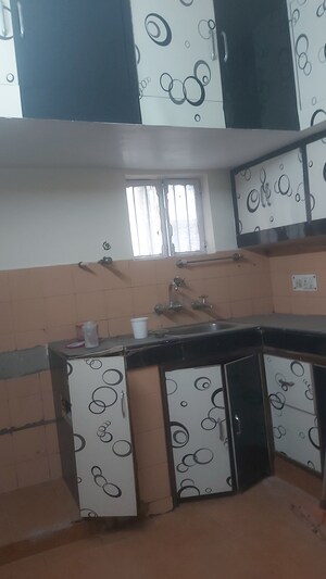 Kitchen in 2.5 BHK Apartment at Mayur Vihar – for Sale