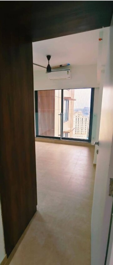 Room in 3 BHK Apartment at Kanakia Silicon Valley, Powai – for Rent