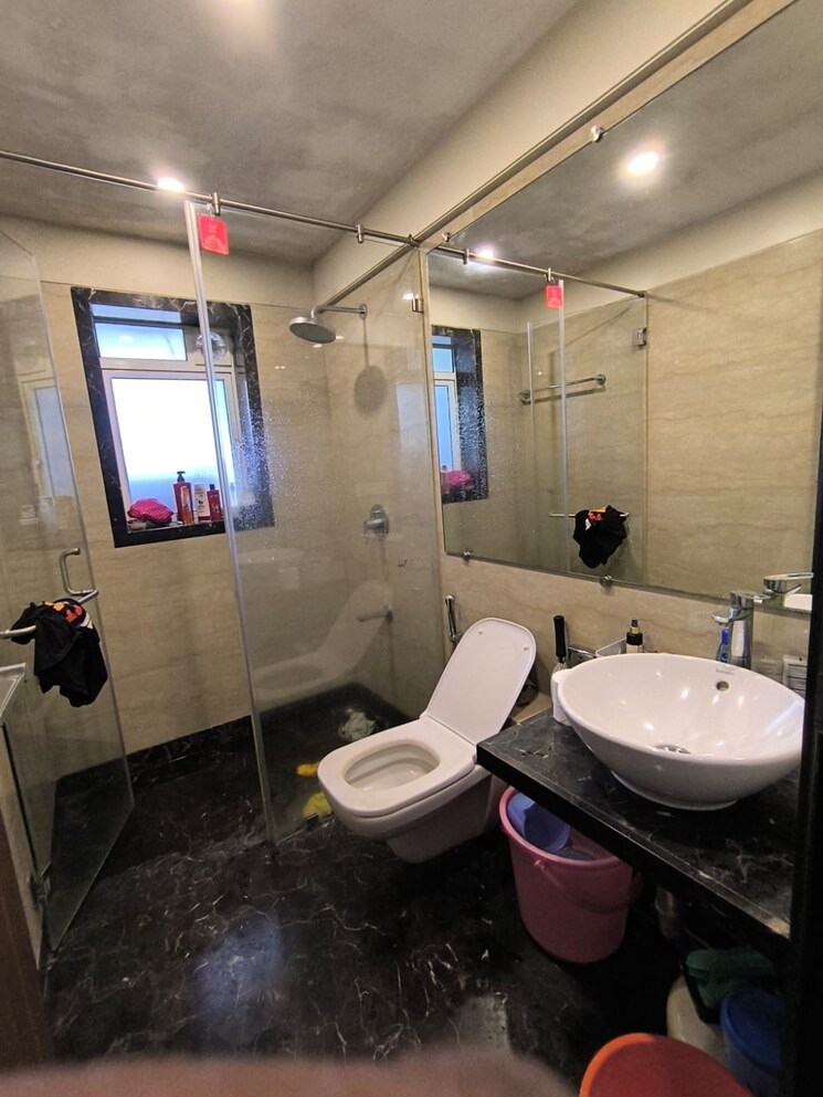 Bathroom, kalpataru-sparkle 3 Bedroom 1209 Sq.Ft. Apartment In Bandra East Mumbai 9121060