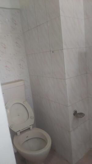 Bathroom in 2.5 BHK Apartment at Mayur Vihar – for Sale