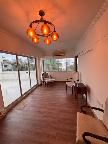 Parking in 3 BHK Apartment at Bandra West – for Rent