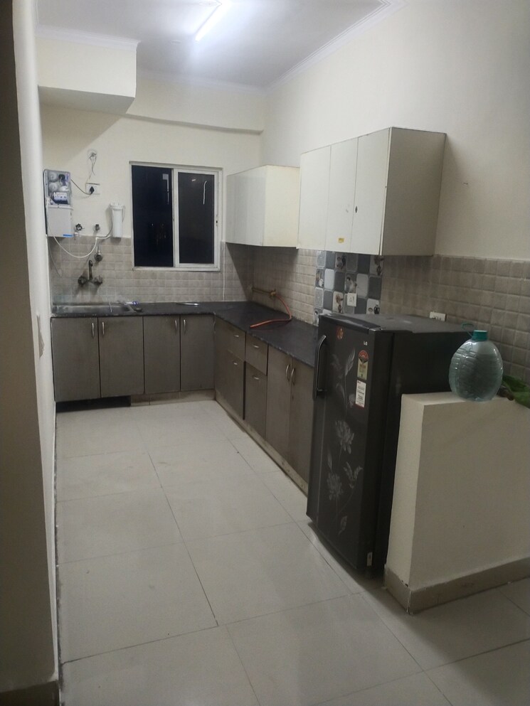 Kitchen, aims-golf-city 2.5 Bedroom 1035 Sq.Ft. Apartment In Sector 75 Noida 9121096