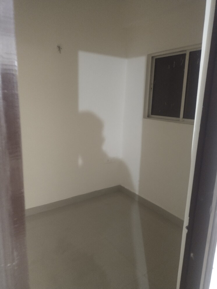 Room, aims-golf-city 2.5 Bedroom 1035 Sq.Ft. Apartment In Sector 75 Noida 9121096