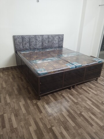 Bedroom in 2.5 BHK Apartment at Aims Golf City, Sector 75 – for Rent