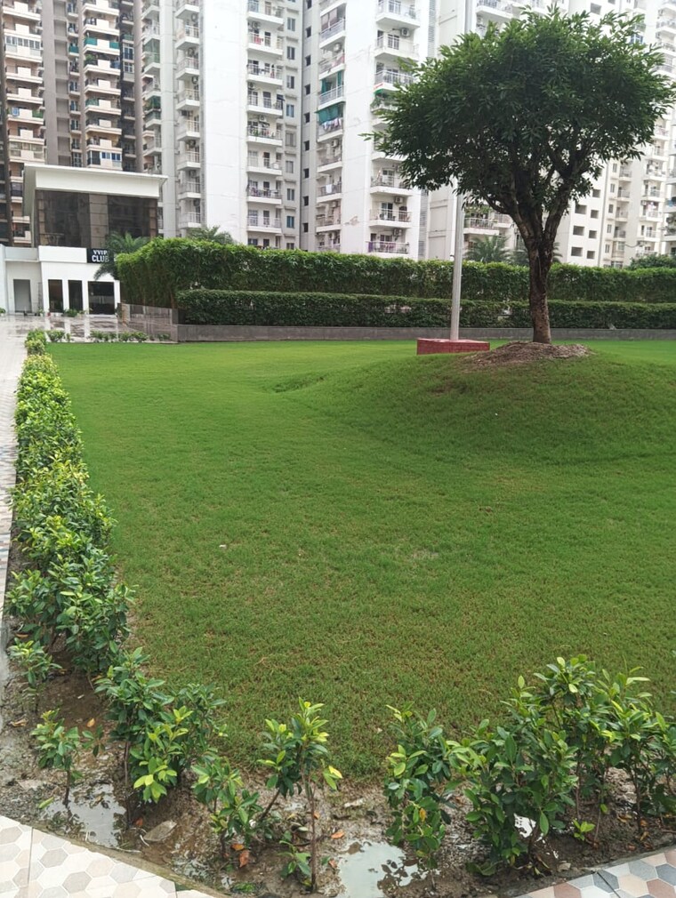 Garden, gulshan-bellina 3 Bedroom 1495 Sq.Ft. Apartment In Sector 16 Greater Noida Greater Noida 9121105