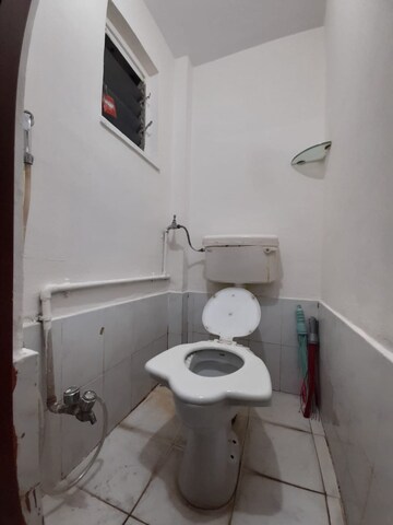 Team Area in 1 BHK Apartment at Sunrise CHS Malad East, Malad East – for Rent