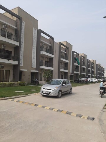 Parking in 3.5 BHK Builder Floor at Puri Aman Vilas, Sector 89 – for Sale