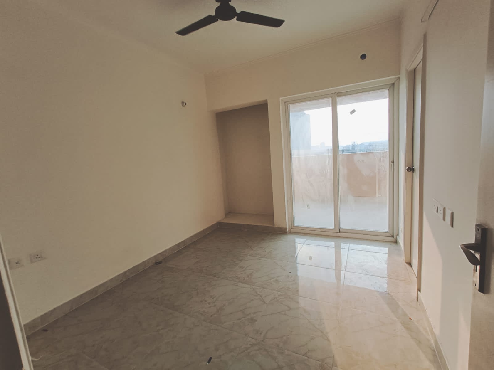 3 BHK + Pooja Room Apartment For Rent in Gaurs Siddhartham