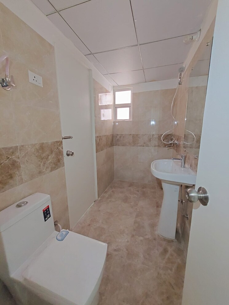 Bathroom, gaurs-siddhartham 3 Bedroom 1185 Sq.Ft. Apartment In Siddharth Vihar Ghaziabad 9121187