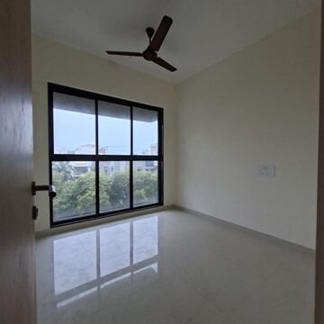 Room in 4 BHK Apartment at Rustomjee Seasons, Bandra East – for Sale