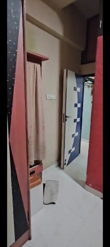 Room in 2 BHK Apartment at Ghatkopar West – for Rent