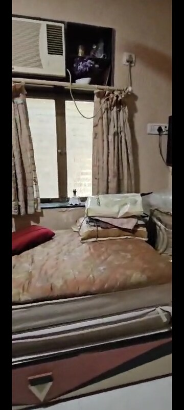 Bedroom in 2 BHK Apartment at Ghatkopar West – for Rent