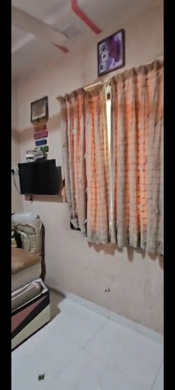 Room in 2 BHK Apartment at Ghatkopar West – for Rent