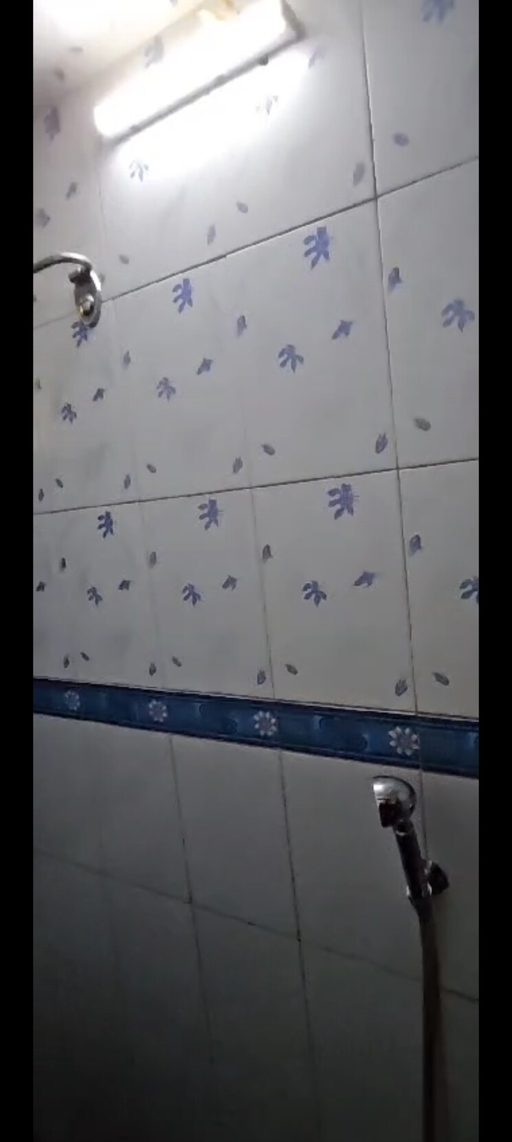 Bathroom, ghatkopar west 2 Bedroom 700 Sq.Ft. Apartment In Ghatkopar West Mumbai 9121269