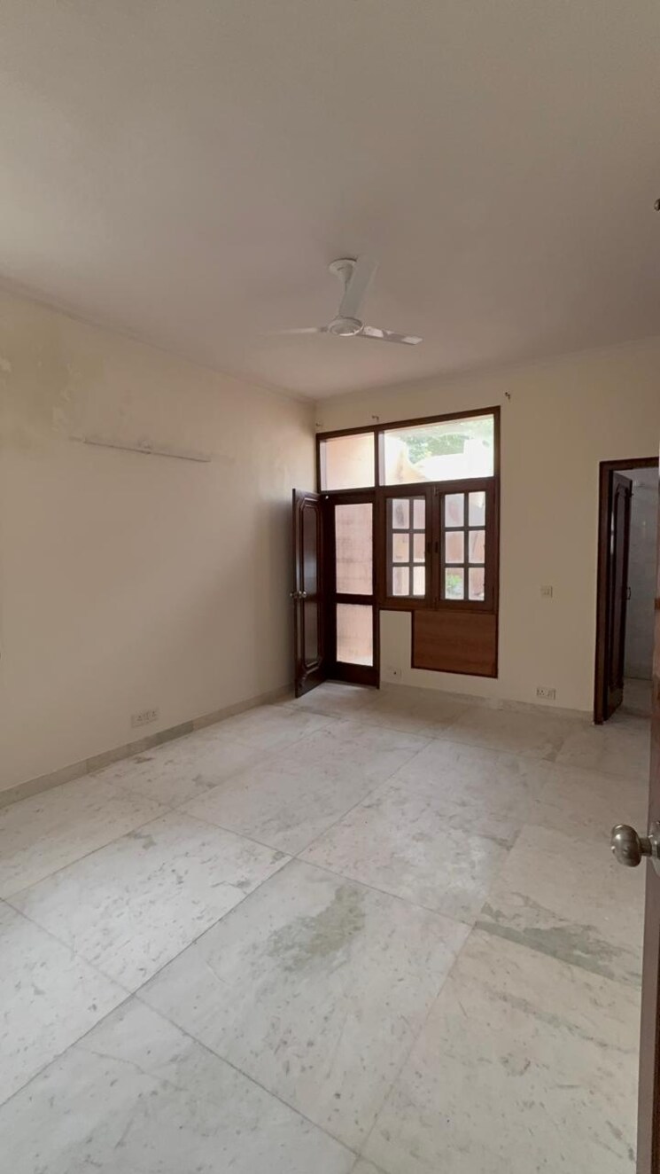 Room, sukhdev vihar 3 Bedroom 3500 Sq.Ft. Builder Floor In Sukhdev Vihar Delhi 9121291