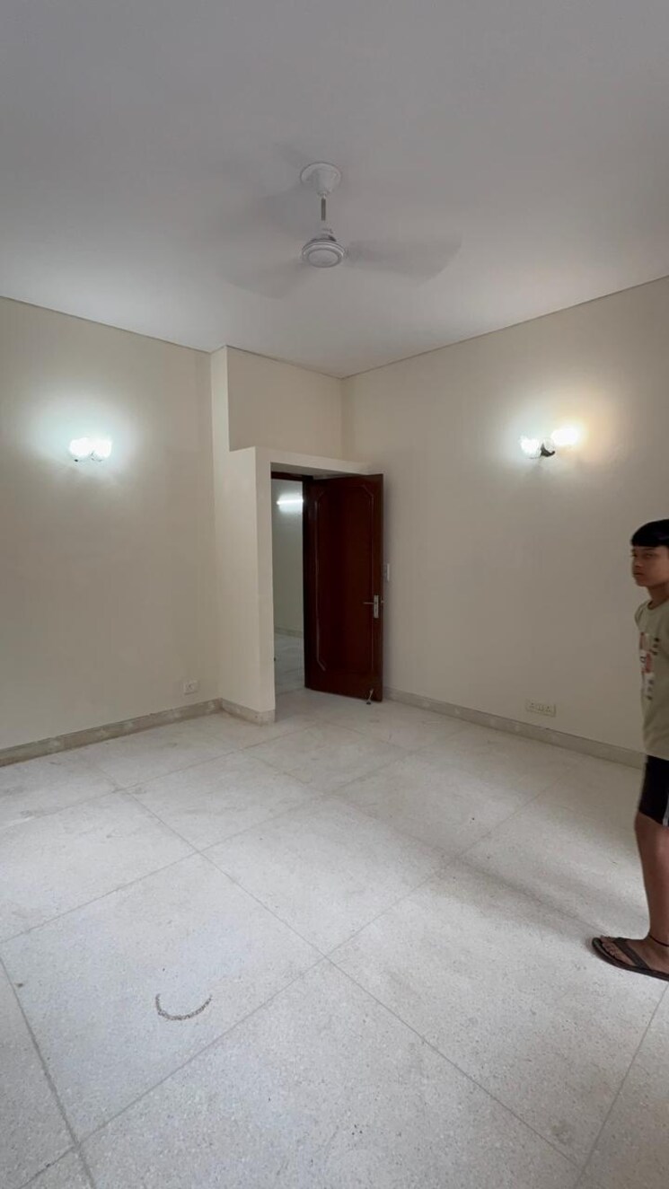 Room, sukhdev vihar 3 Bedroom 3500 Sq.Ft. Builder Floor In Sukhdev Vihar Delhi 9121291