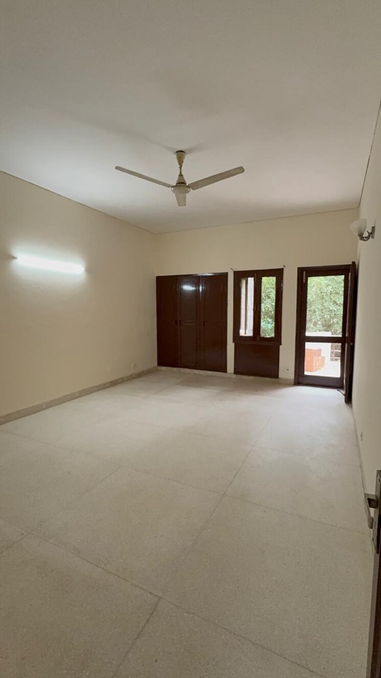 Room, sukhdev vihar 3 Bedroom 3500 Sq.Ft. Builder Floor In Sukhdev Vihar Delhi 9121291