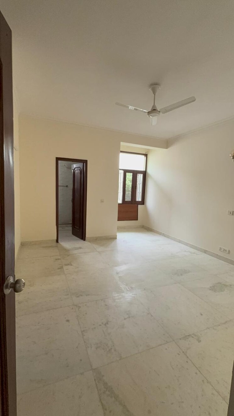Room, sukhdev vihar 3 Bedroom 3500 Sq.Ft. Builder Floor In Sukhdev Vihar Delhi 9121291