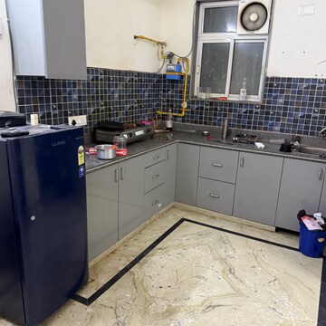 Kitchen in 2.5 BHK Builder Floor at Sector 63a – for Rent