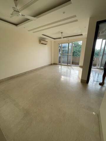 Room in 3 BHK Builder Floor at Chittaranjan Park – for Rent