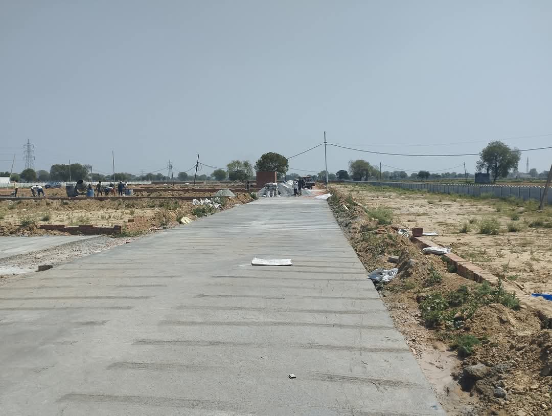 Plot For Sale in Ekdant FNG