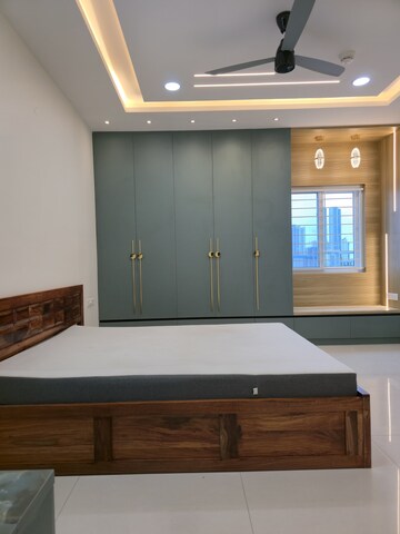 Room in 3 BHK Apartment at Rajapushpa Provincia, Narsingi – for Rent