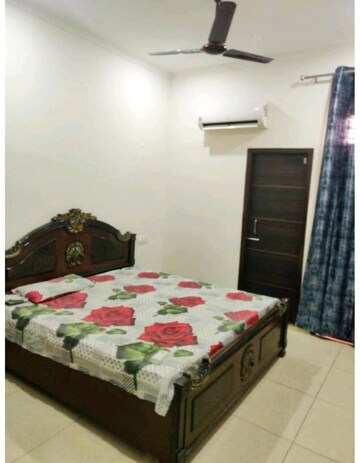 Bedroom in 2 BHK Apartment at Highland Park Chandigarh, Bhabat – for Rent
