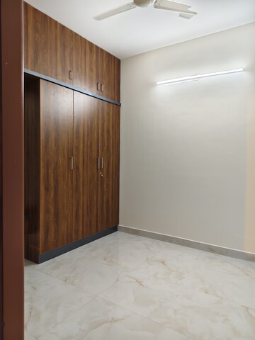 Room in 1 BHK Apartment at Halasuru – for Rent