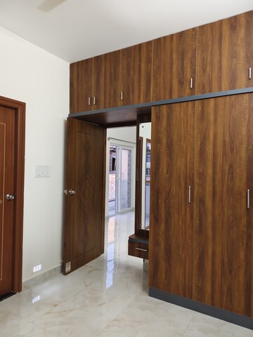Room in 1 BHK Apartment at Halasuru – for Rent