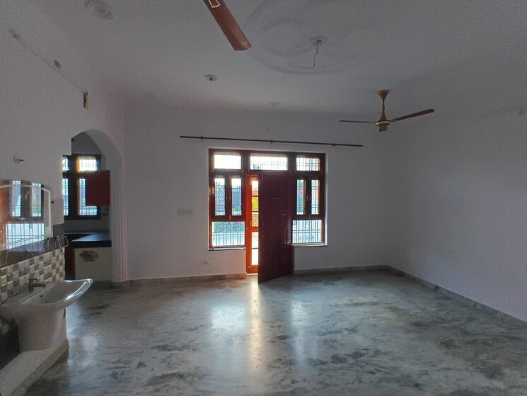 Room, vineet khand 2 Bedroom 1200 Sq.Ft. Independent House In Vineet Khand Lucknow 9121373
