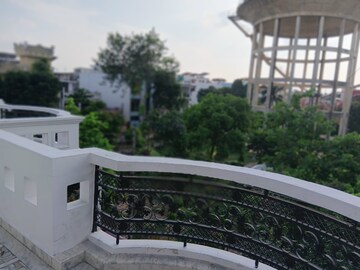 2 BHK Independent House – Exterior View View at Vineet Khand - for Rent