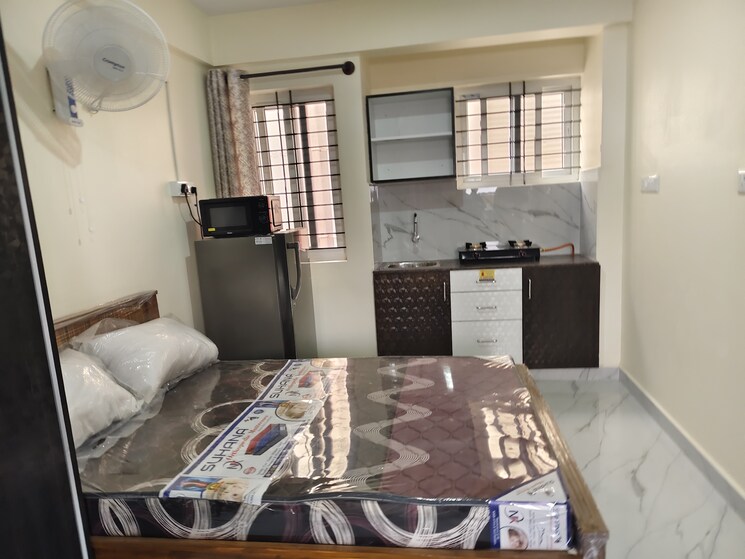 Living Room, domlur 1 RK 300 Sq.Ft. Apartment In Domlur Bangalore 9121381