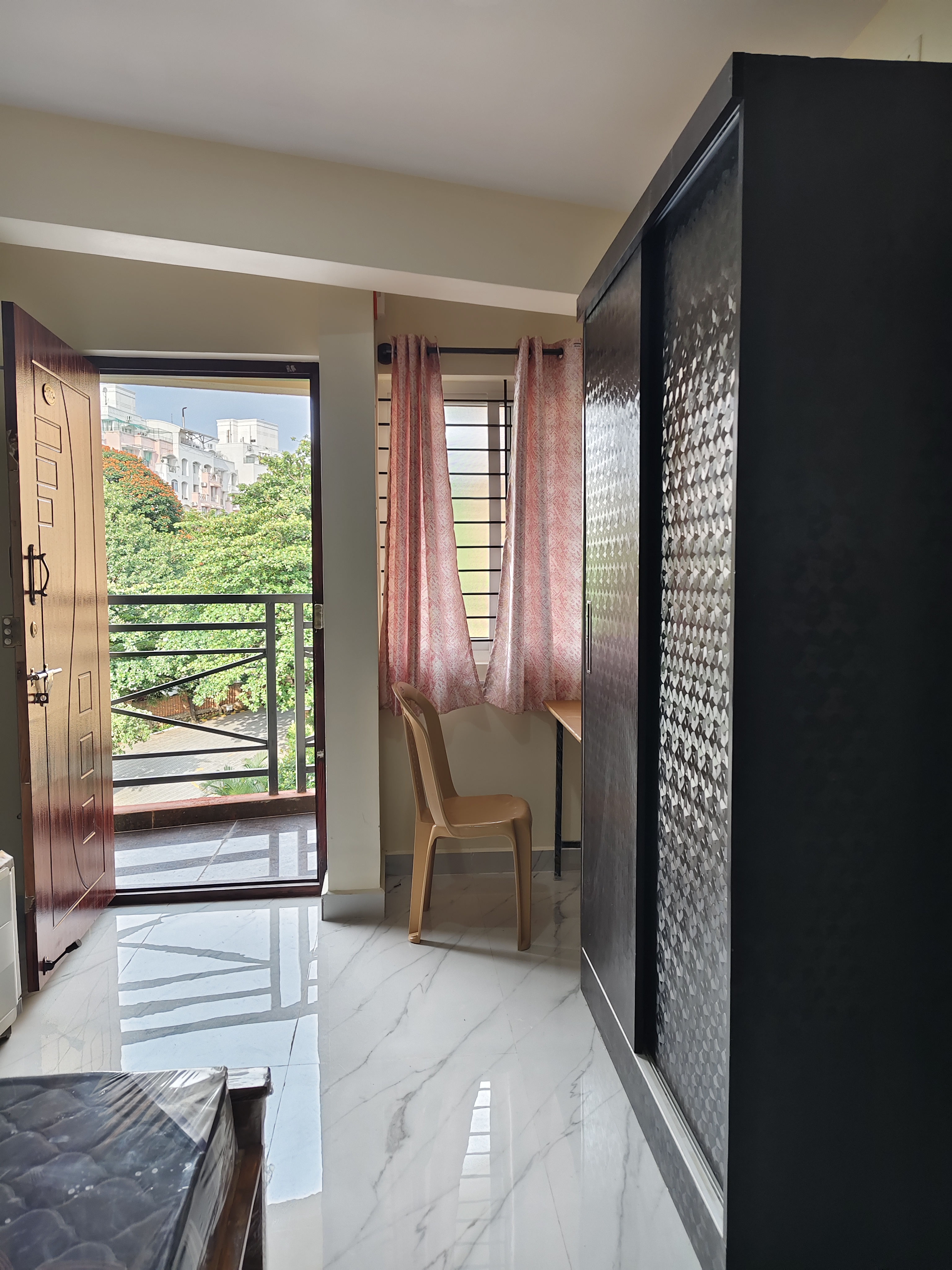 Rental 1 RK 250 Sq.Ft. Apartment in Domlur Bangalore - 9121388