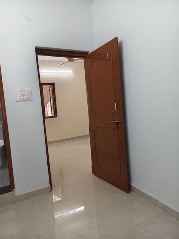 Room in 1 BHK Builder Floor at Indiranagar – for Rent