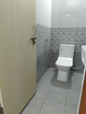 Bathroom in 1 BHK Builder Floor at Indiranagar – for Rent