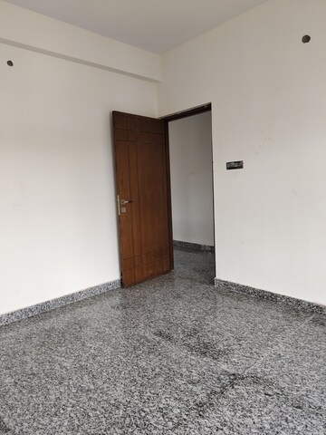 Room in 3 BHK Apartment at Halasuru – for Rent