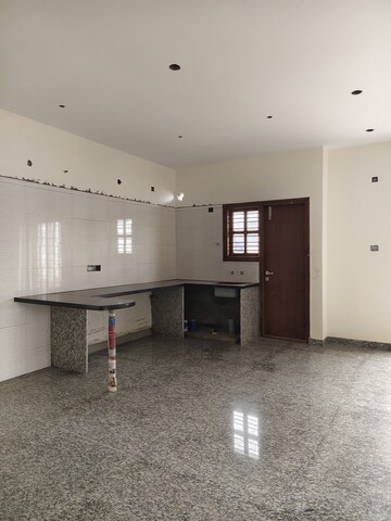 Team Area in 3 BHK Apartment at Halasuru – for Rent