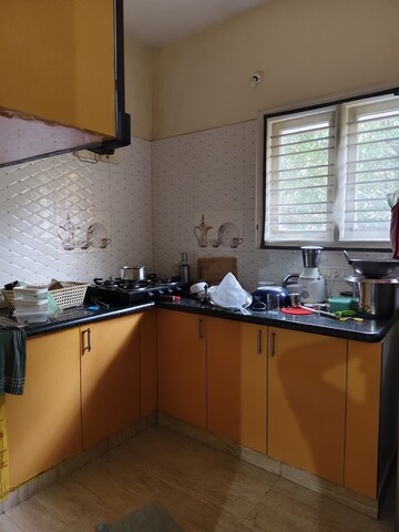 Team Area in 2 BHK Apartment at Indiranagar – for Rent