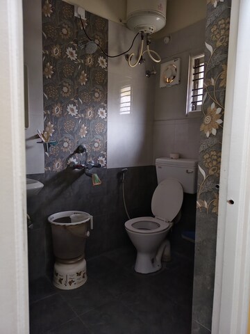 Team Area in 2 BHK Apartment at Indiranagar – for Rent