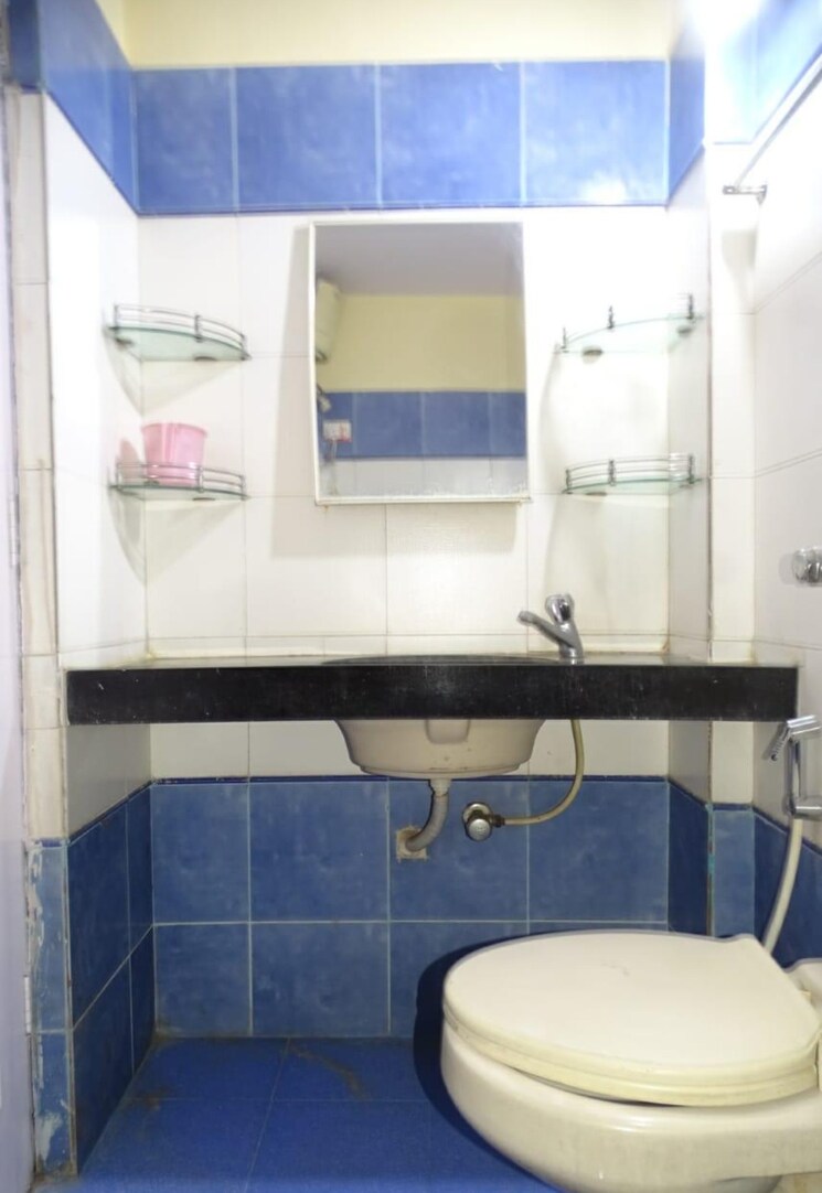Bathroom, suncity-complex 2 Bedroom 850 Sq.Ft. Apartment In Powai Mumbai 9121419