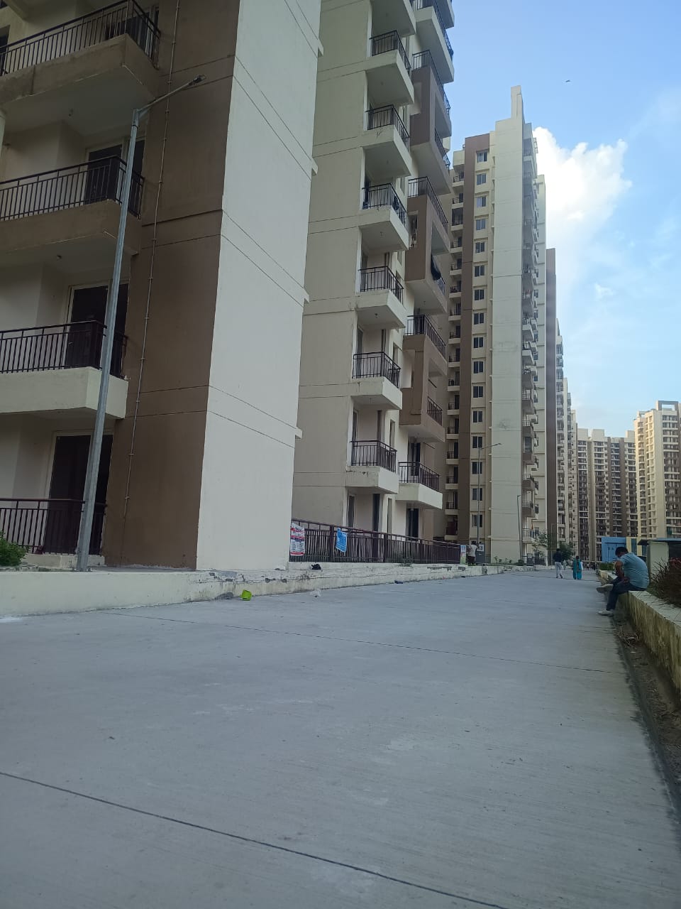 2 BHK + Extra Room 835 Sq.Ft. Apartment in Amrapali Golf Homes