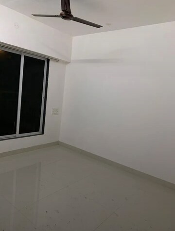 Room in 1 BHK Apartment at Tapovan CHS, Goregaon East – for Rent
